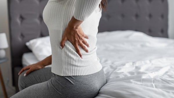 causes of upper abdominal pain
